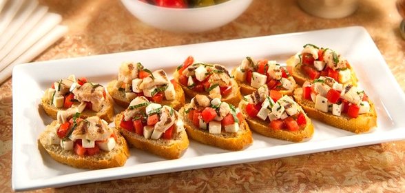 Брускетта с курицей