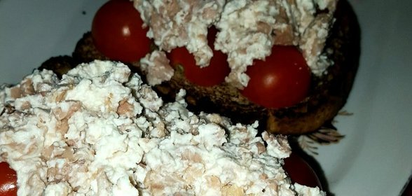 Намазка из творога и тресковой печени