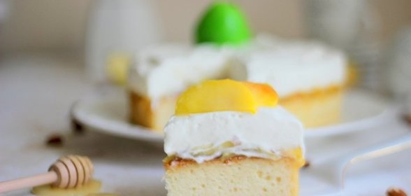 Торт «Медовое яблочко в орехах»