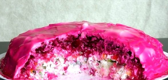 Cеледка под шубой с жареным луком