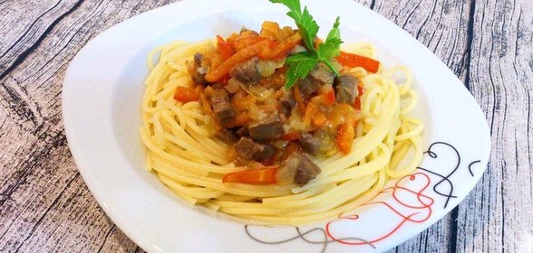 Говядина в соусе с овощами