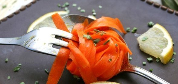 Лимонная морковь с зеленью