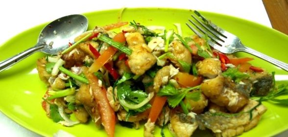 Салат из жареной рыбы