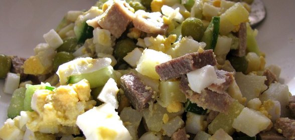 Оливье по‑весеннему с языком