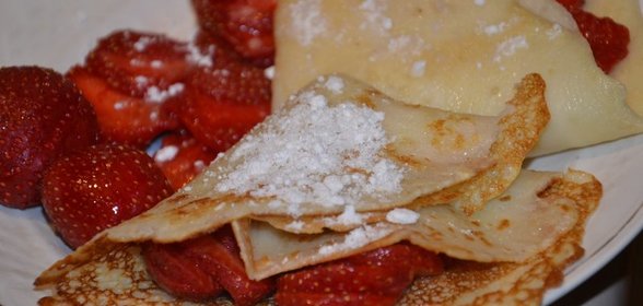 Блинчики с клубникой