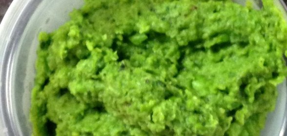 Мятное пюре из зеленого горошка