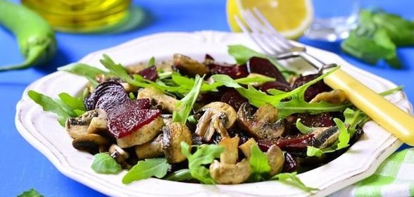 Салат с грибами и свеклой