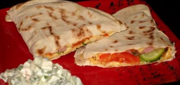 Кесадилья с ветчиной и сыром