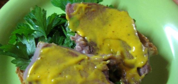 Язык отварной со специями