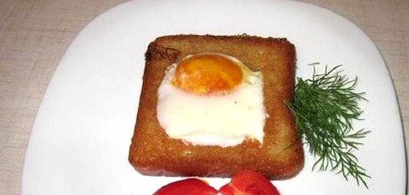 Яичница по-французски