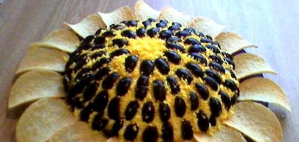 Салат с чипсами и курицей