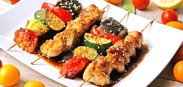 Шашлычки с индейкой и овощами