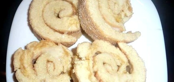 Бисквитный рулет со сгущенкой