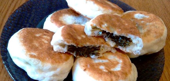 Пирожки со щавелем из дрожжевого теста