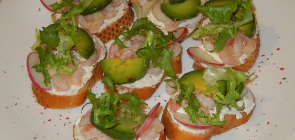 Брускетта с креветками