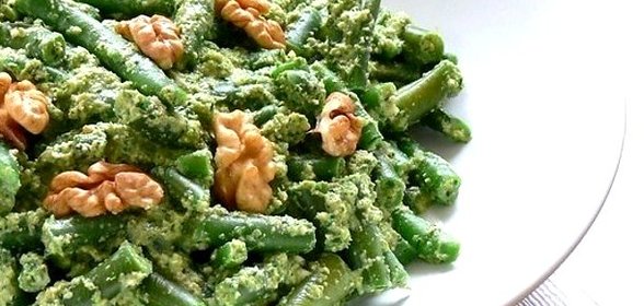 Стручковая фасоль с грецким орехом
