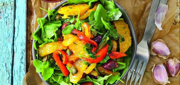 Салат из печеных перцев с анчоусами