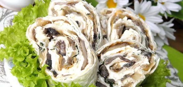 Рулет с грибами и сыром