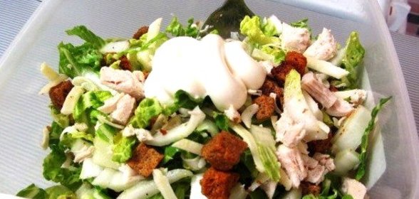 Салат из пекинской капусты с курицей и сыром