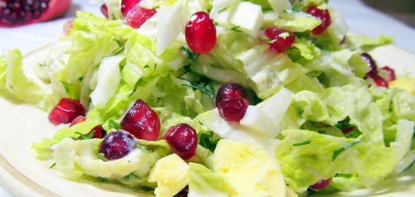 Салат с пекинской капустой и гранатом Витаминный