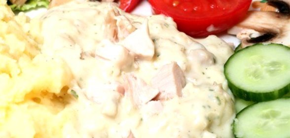 Куриное филе в сырном соусе