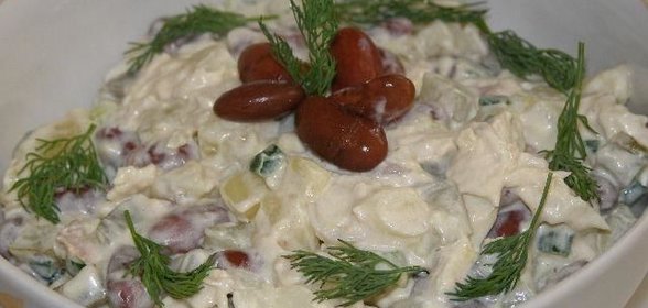 Салат Каприз из вареной курицы