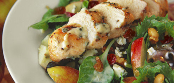 Салат с куриной грудкой и яблоками