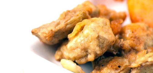 Устрицы в темпуре и арахисовом масле