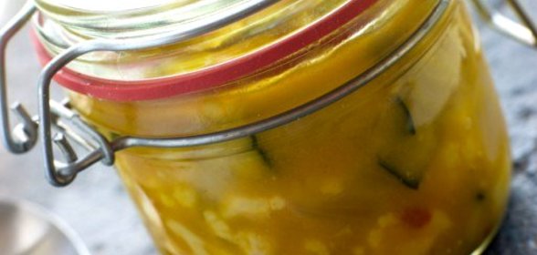 Чатни из ананаса с курагой и изюмом