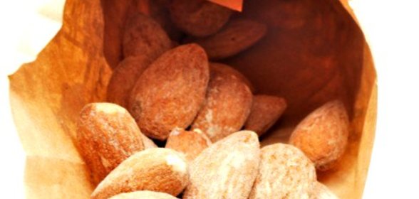 Миндаль в специях