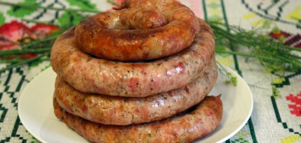 Домашняя свиная колбаса