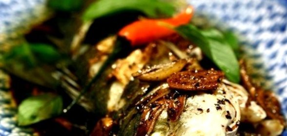 Сибас с луком-пореем