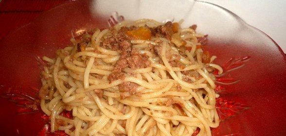 Макароны с мясным соусом