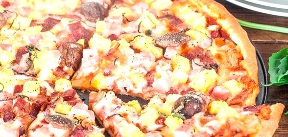 Пицца гавайская с ананасами