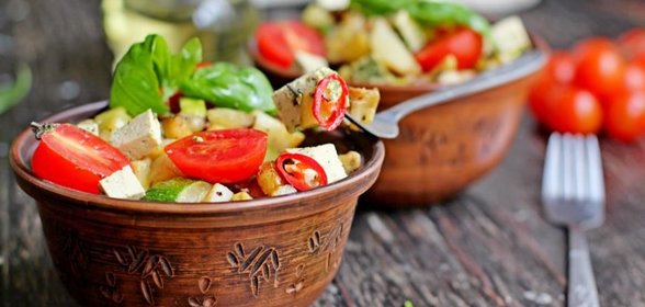 Теплый овощной салат