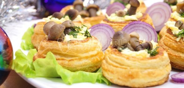 Валованы с сырной начинкой и грибами