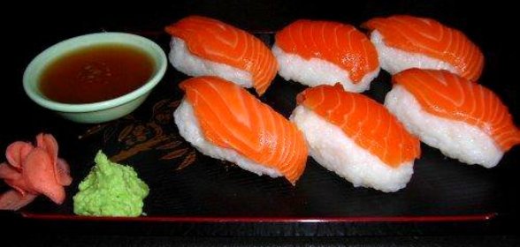 Нигири с лососем