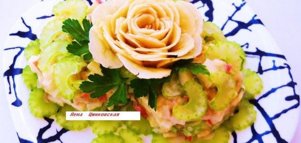 Салат из бананов и яблок с грецкими орехами