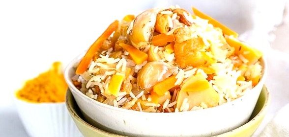 Постный плов с сухофруктами