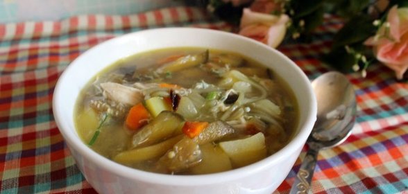 Куриный суп с баклажанами и лапшой Зеленый чай