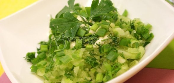 Салат с редькой и огурцом