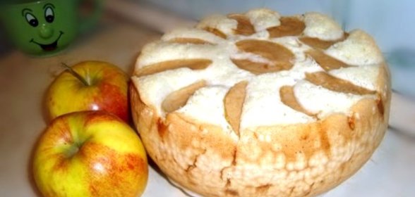 Шарлотка с творогом в мультиварке