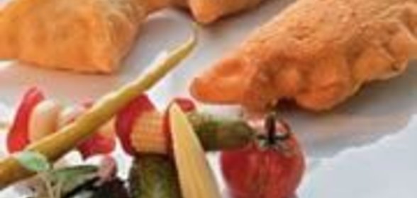 Картофельные пирожки с бараниной и кедровыми орешками