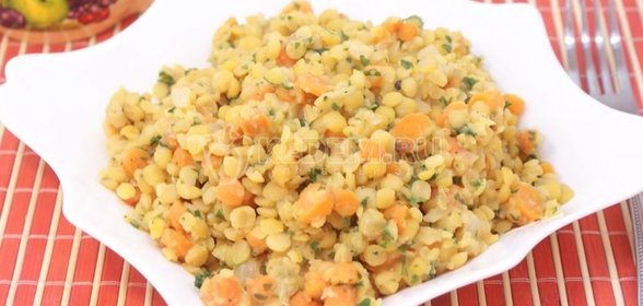 Салат из яблок и моркови с орехами