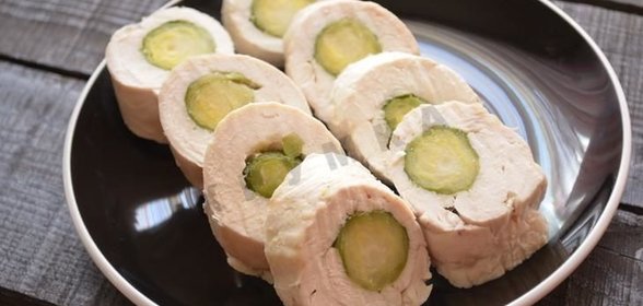 Паровой диетический рулет с брюссельской капустой