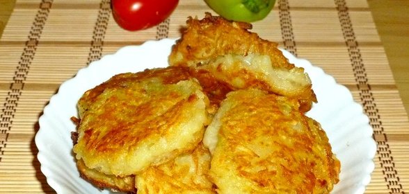 Постные деруны с помидором и перцем