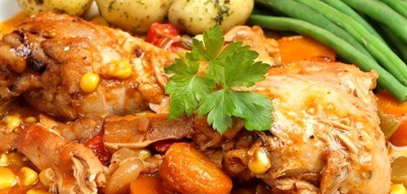 Куриные окорочка с овощами