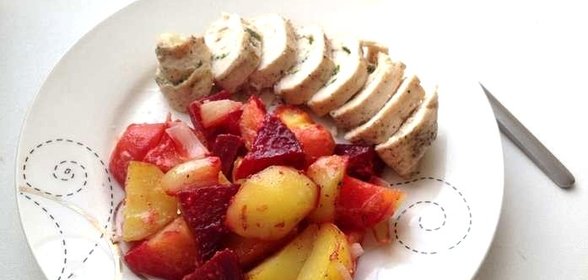 Куриный рулет с запеченными овощами