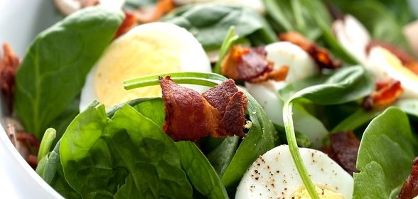 Свежий салат со шпинатом