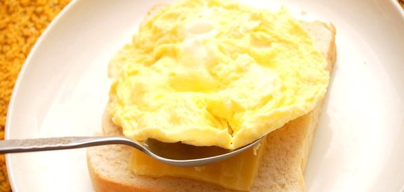 Бутерброд с омлетом